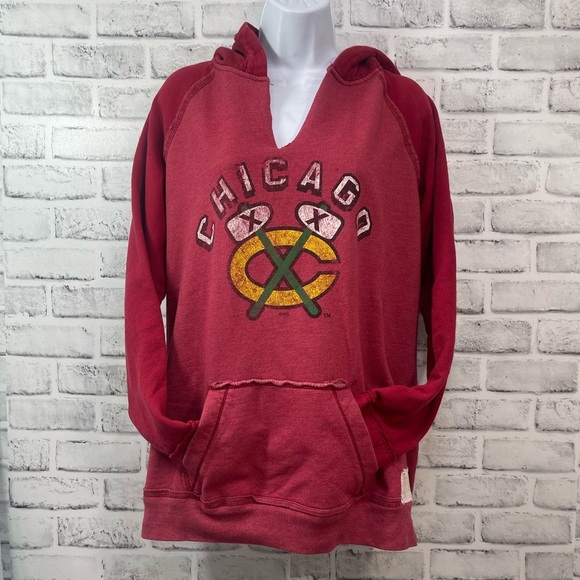Original Retro Brand Tops - Retro Brand CHICAGO Blackhawks 1965 Logo Pullover Hoodie Faded Red Unisex Large